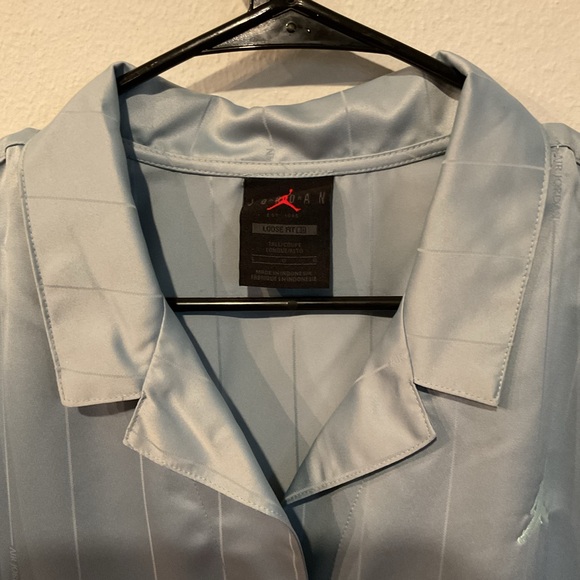 Nike Air Jordan Sky Blue Satin Button-Up Shirt – Men’s L Loose Fit Cuban Collar - Picture 5 of 15